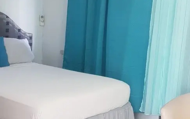 Gated Studio By The Pavillian Mall Near US Embassy Liguanea Kingston