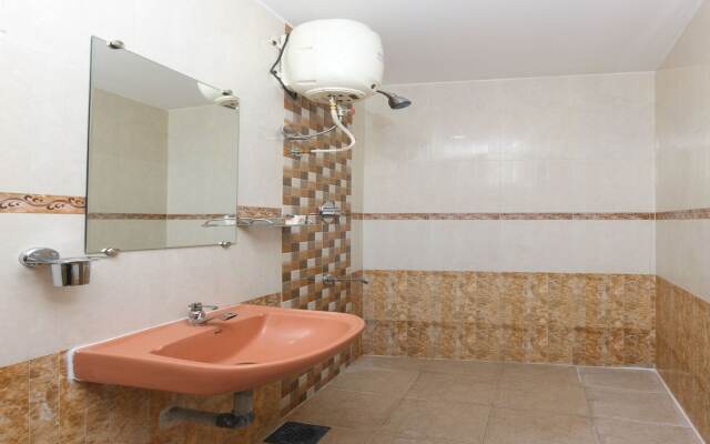 OYO 11437 GMT Centre