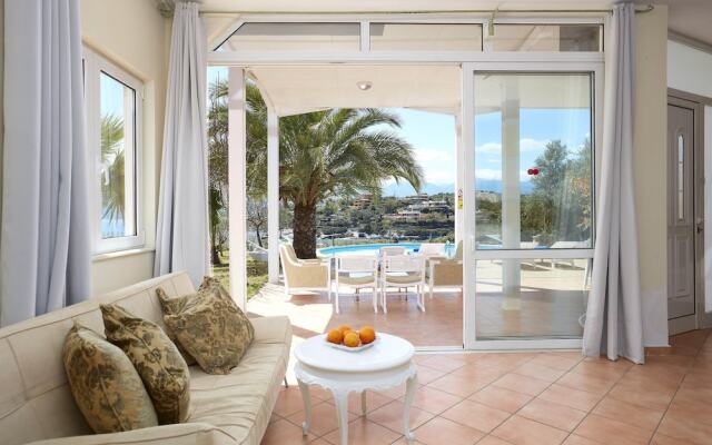 Longobardi Sea Front Villa Chania Greece