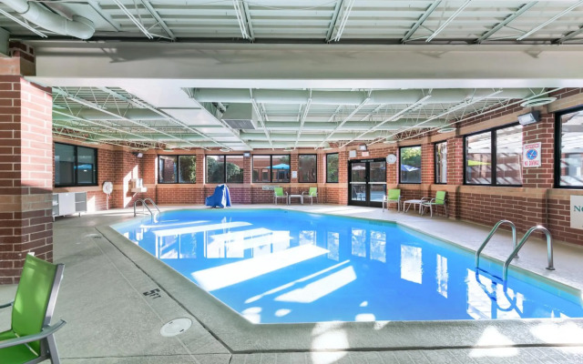 Holiday Inn Express Naperville by IHG