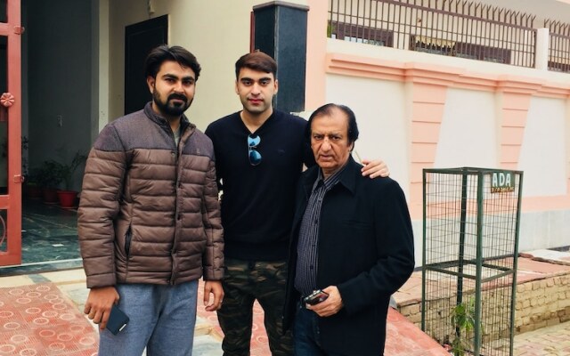 OYO 19535 Hotel Taj Niwas