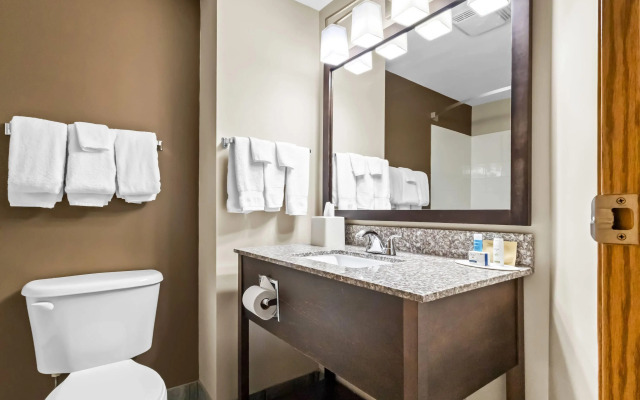 Super 8 by Wyndham Prince Albert