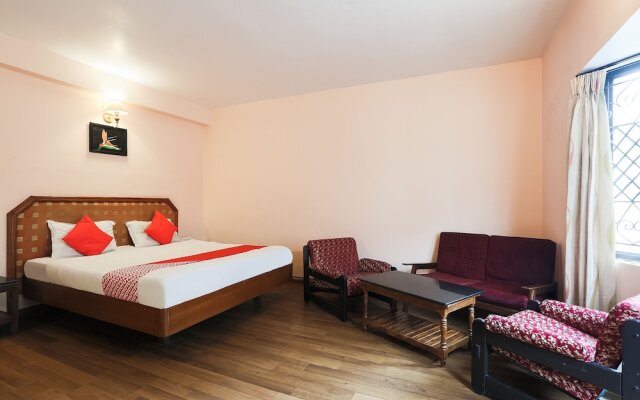 OYO 48910 Hotel Blue Bird