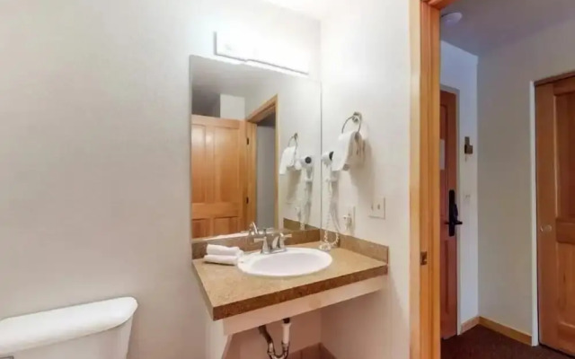 Studio Condo at Gateway Lodge in Keystone