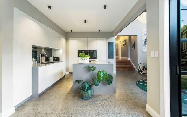 Timeless Executive Family Home - Spa