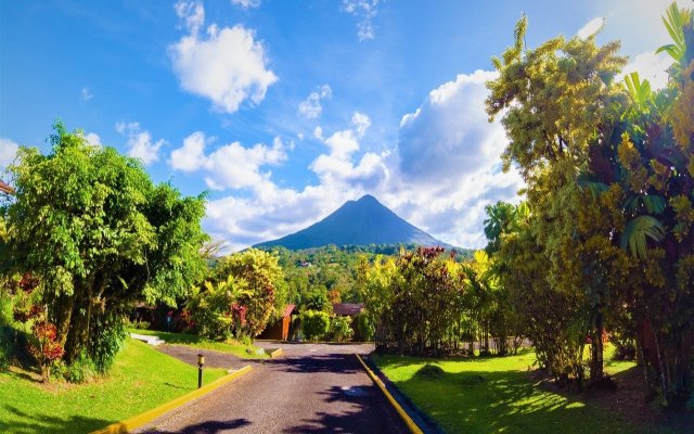 Arenal Paraíso Resort & Thermo Mineral Hot Springs