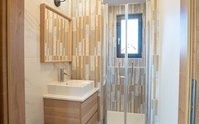 La Maison Devant La Prairie