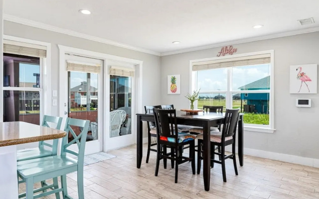 Selah 3 Bedroom Home by RedAwning