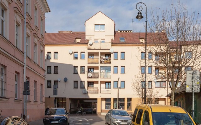Apartment With Balcony Cracow by Renters