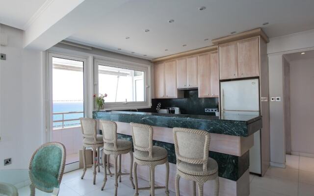 Laila's Seaview Penthouse Apartments