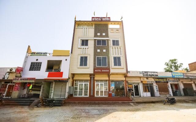 OYO 40880 Hotel Shashi