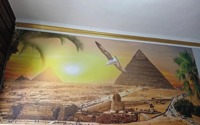 Falcon pyramids inn