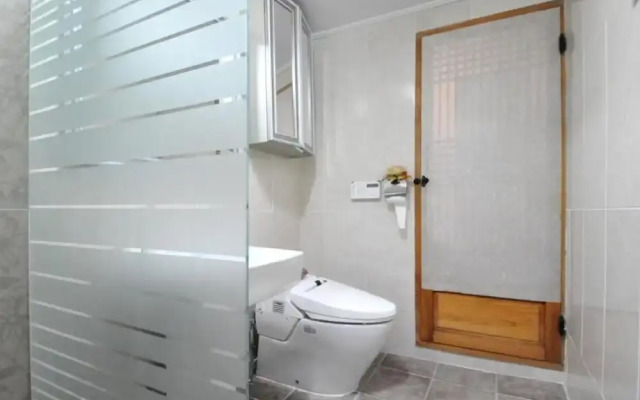 Gallery Jin Hanok Guesthouse