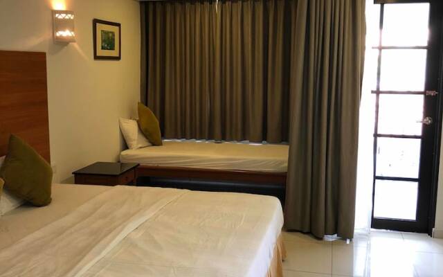 CMK and Private Water Chalet