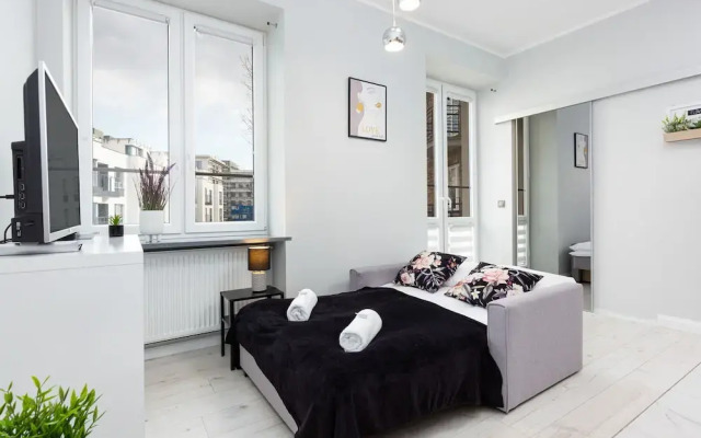 Cosy Studio With Balcony by Renters