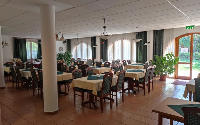 Ágnes Hotel