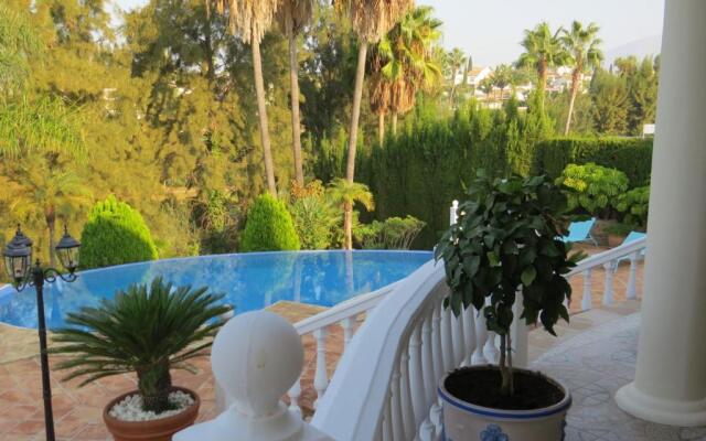 Spacious 700m2 villa, Golfers paradise.