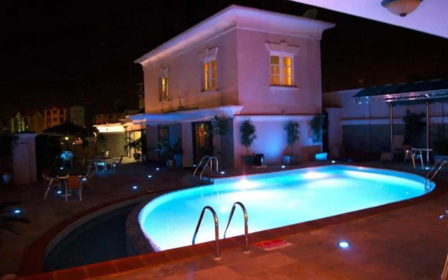 Excel Oriental Hotel
