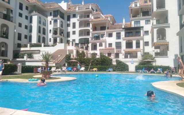 Marina De La Duquesa Apartment