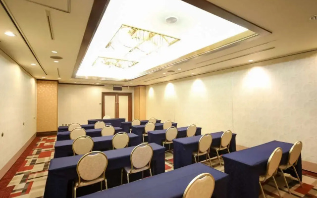 Hotel Claiton Shin-Osaka