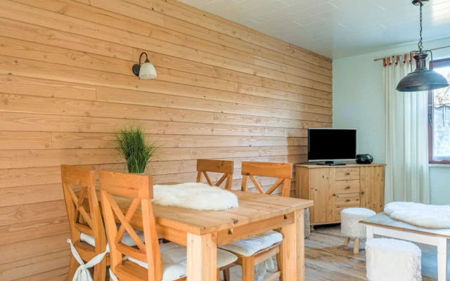 Spacious Apartment near Lake in Guntersberge
