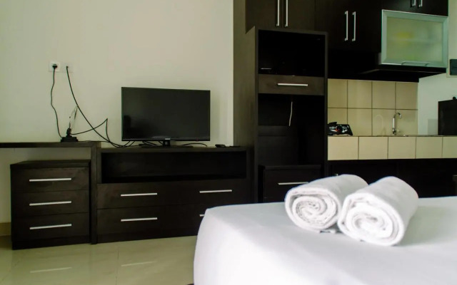Elegant And Homey Studio At Paramount Skyline Apartment By Travelio