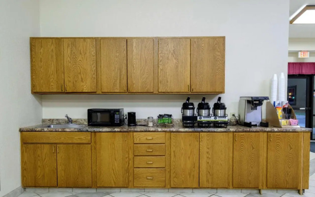 Holton Inn and Suites