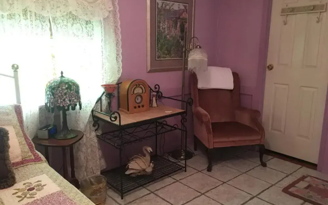 Shady Lady Bed & Breakfast