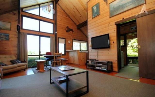 58b Chalet Cres