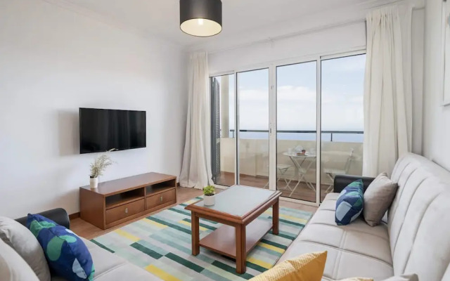 Garajau Iii, With Balcony and sea View