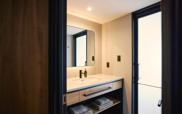 BASE LAYER HOTEL Nagoya Nishiki – Guest Rooms – Nagoya