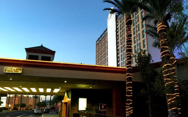 Laughlin River Lodge