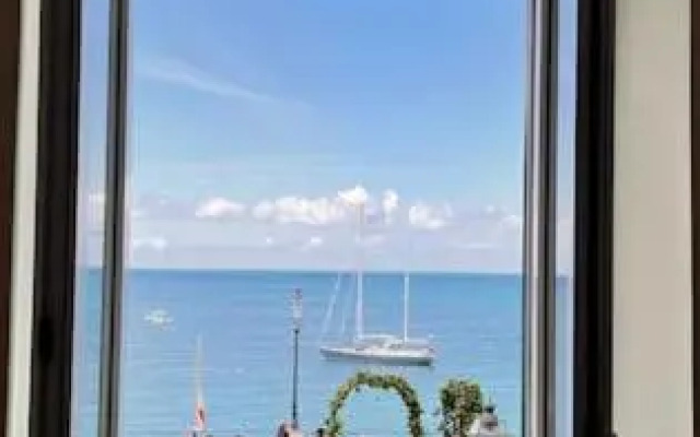 the sea at .. house