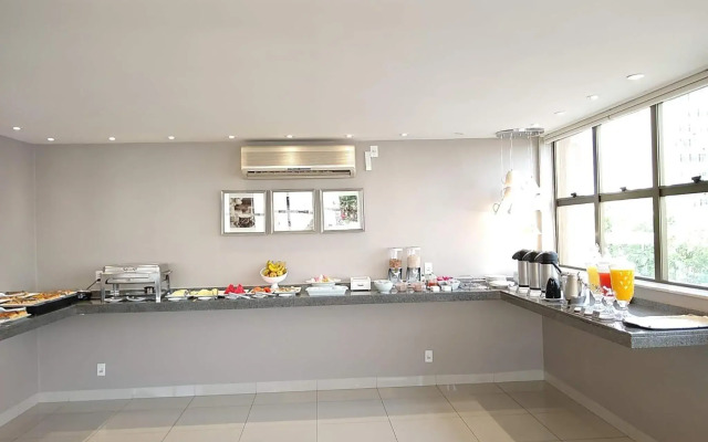 Hotel Piratininga Fernando Correa