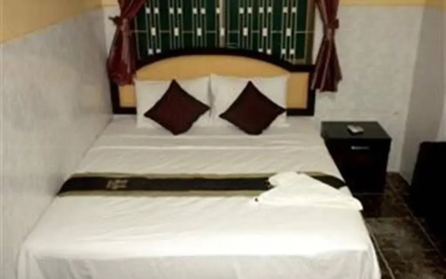 Golden Boat Guesthouse