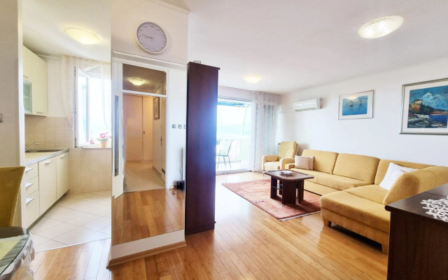 Apartment Rijeka with sea view