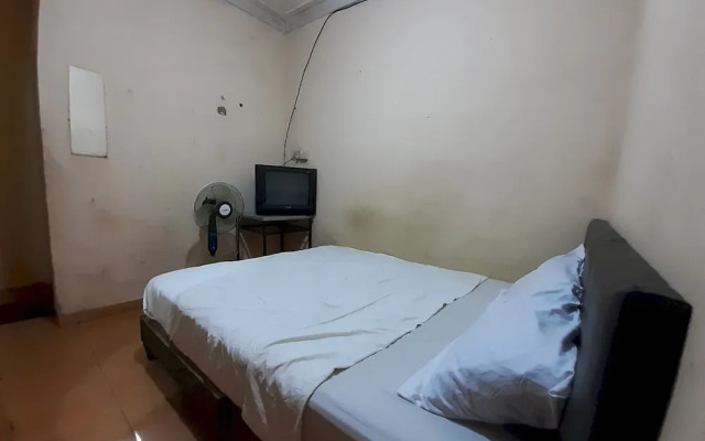SPOT ON 93776 Intan HomestayNearAnugrah Sinar Lautan
