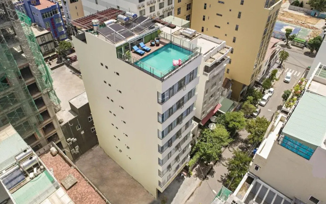 Celina Hotel & Apartment