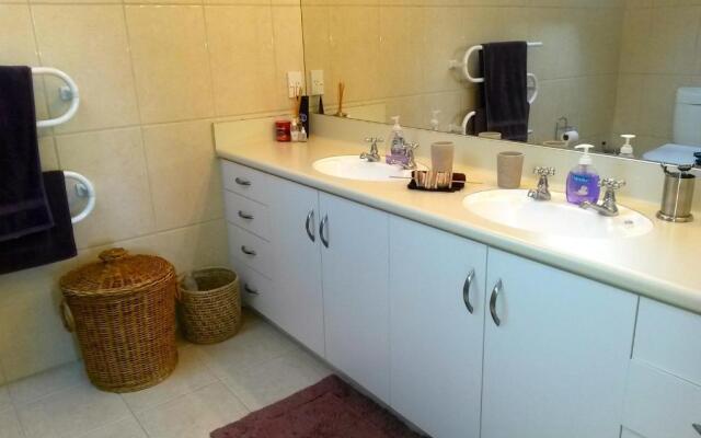 Summer Retreat - Blenheim Holiday Home