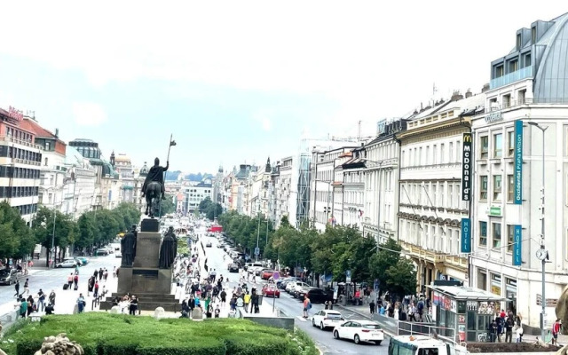 Apartment U Muzea and Vaclavske Namesti