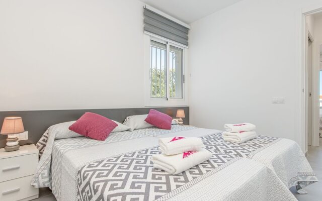 Spacious Apartment in Empuriabrava With Private Garden