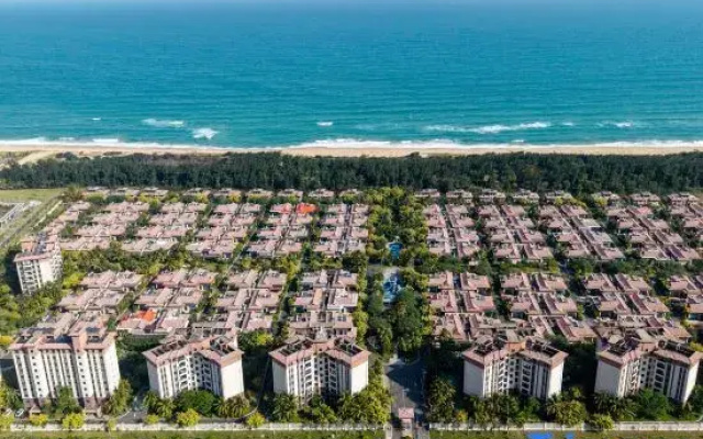 Floral Hotel · Yunshang Hotel (Lingshui Ocean Happy World)