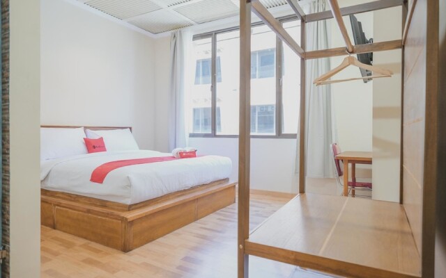 RedDoorz Plus near Soekarno Hatta Airport 2