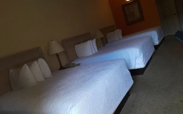 Sunbridge Inn & Suites