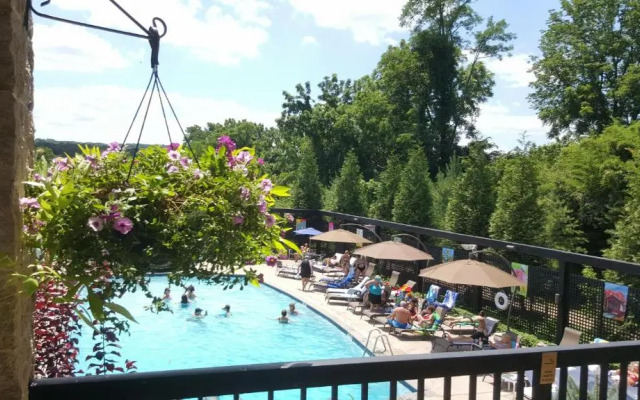 Rodeway Inn & Suites