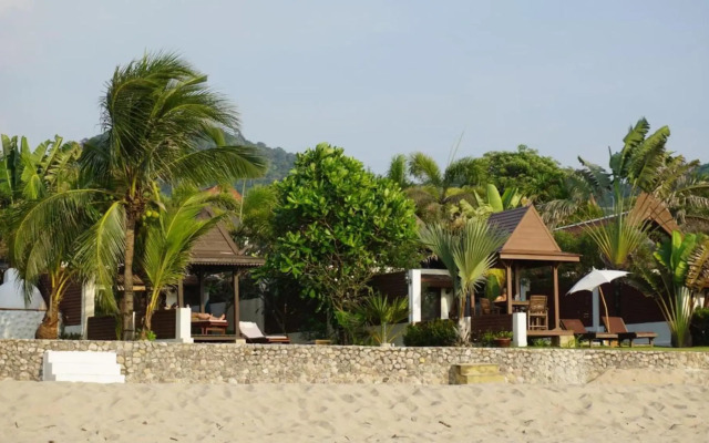 Beachfront Villa 2 Bedrooms with Private Pool