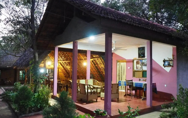 Weaver Bird Villa