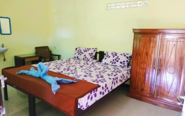 Yellow Hostel