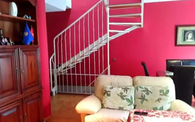 House With 5 Bedrooms in Dos Hermanas, With Pool Access, Enclosed Gard - фото 4