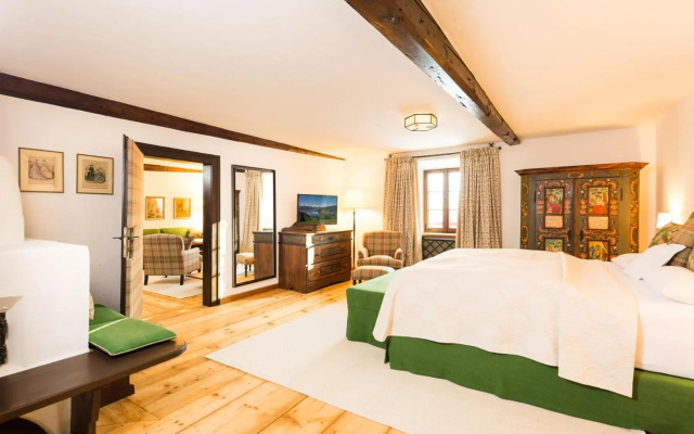 Schloss Prielau Hotel & Restaurants